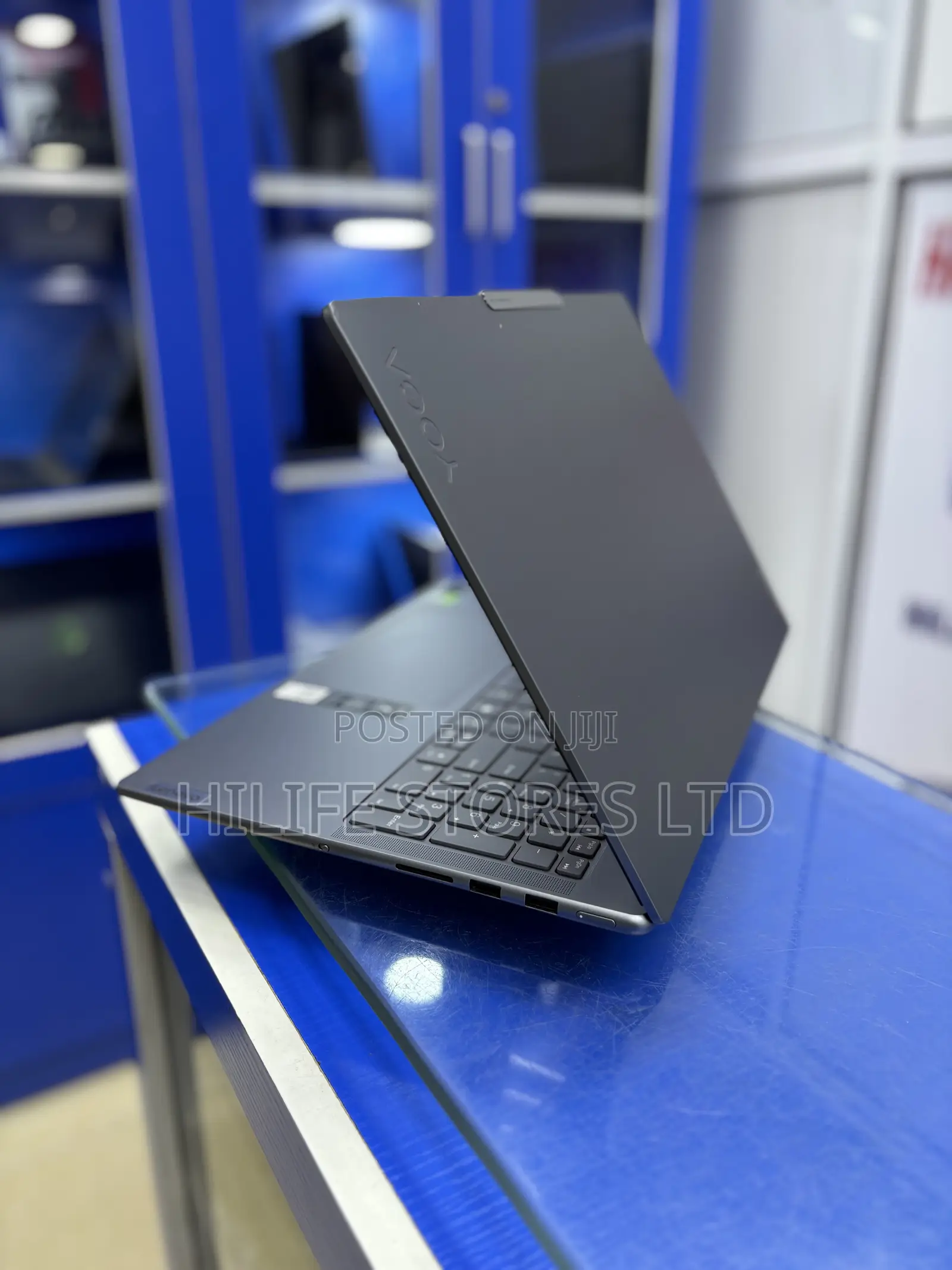 Laptop Lenovo Yoga Pro 9i Aura Edition 32GB Intel Core Ultra 9 SSD 1T