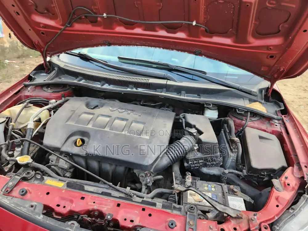Toyota Corolla LE 4dr Sedan (1.8L 4cyl 4A) 2013 Red