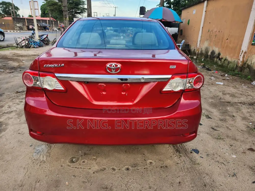 Toyota Corolla LE 4dr Sedan (1.8L 4cyl 4A) 2013 Red