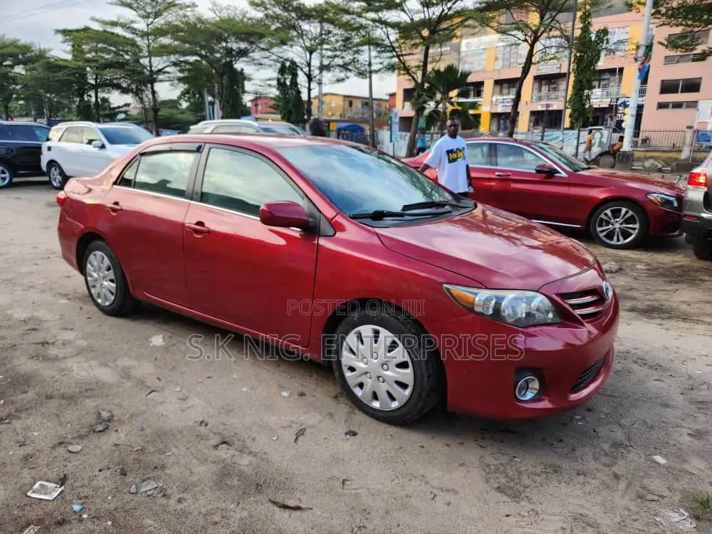 Toyota Corolla LE 4dr Sedan (1.8L 4cyl 4A) 2013 Red