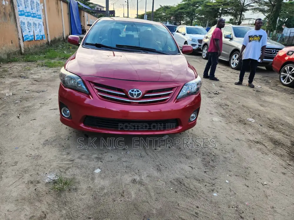 Toyota Corolla LE 4dr Sedan (1.8L 4cyl 4A) 2013 Red