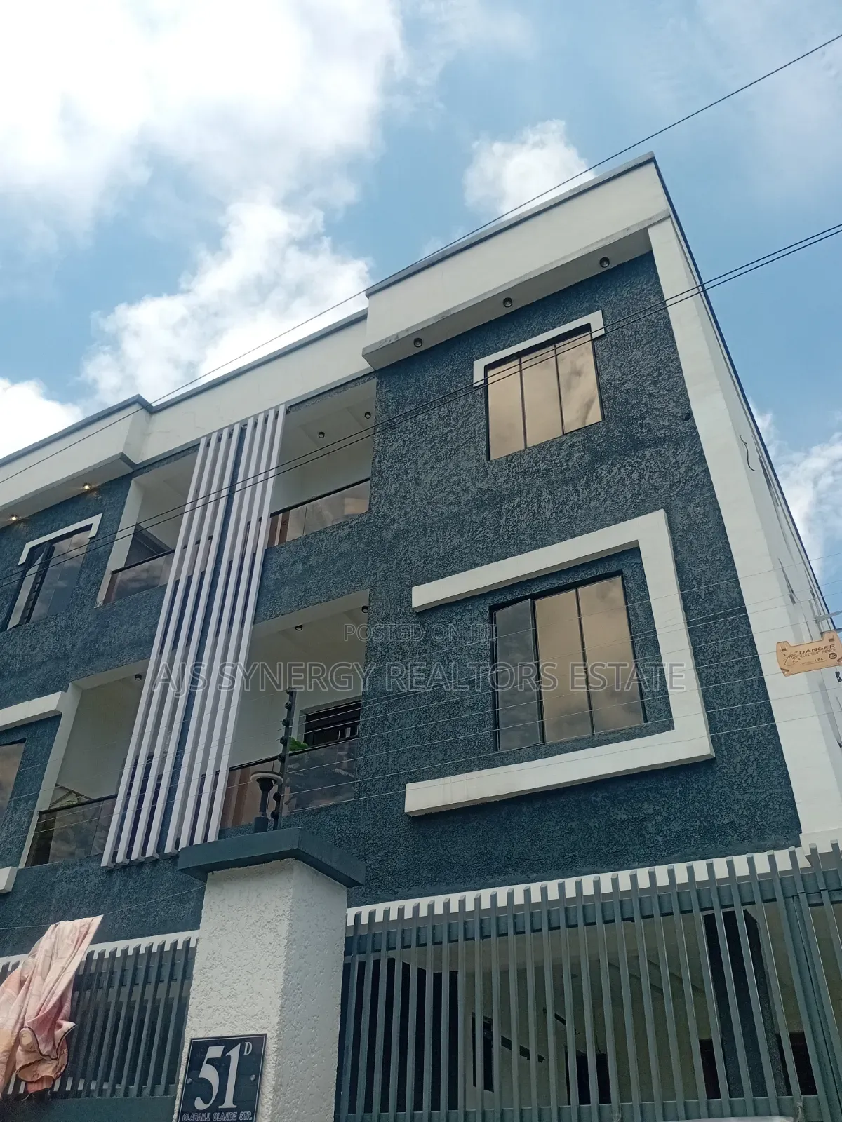 4bdrm Townhouse/Terrace in Lekki Phase 1 for sale