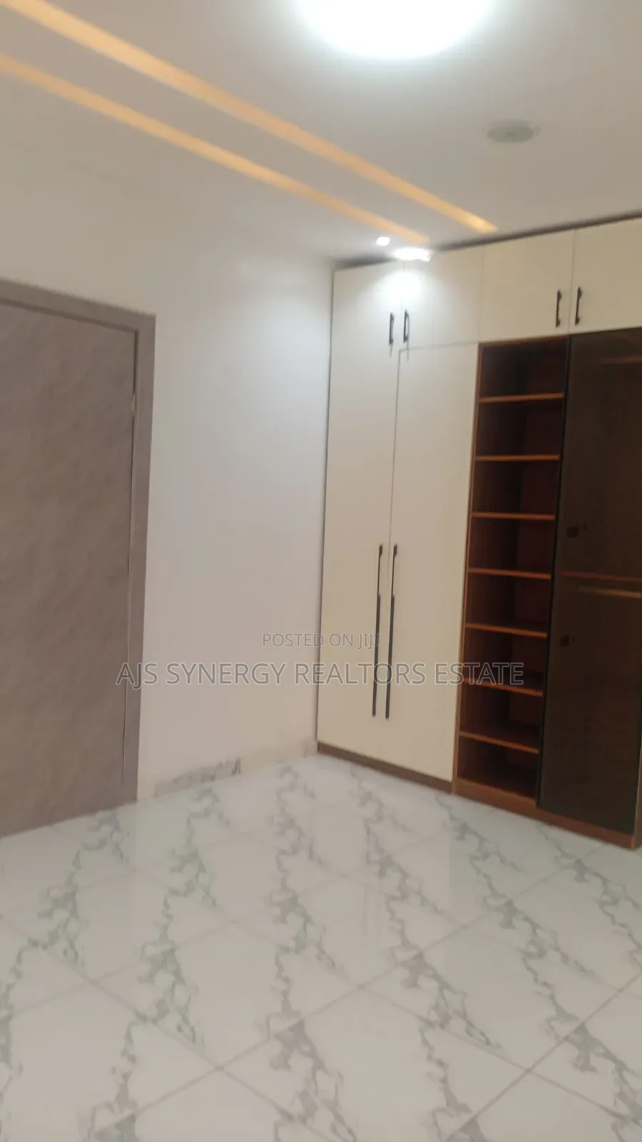 4bdrm Townhouse/Terrace in Lekki Phase 1 for sale