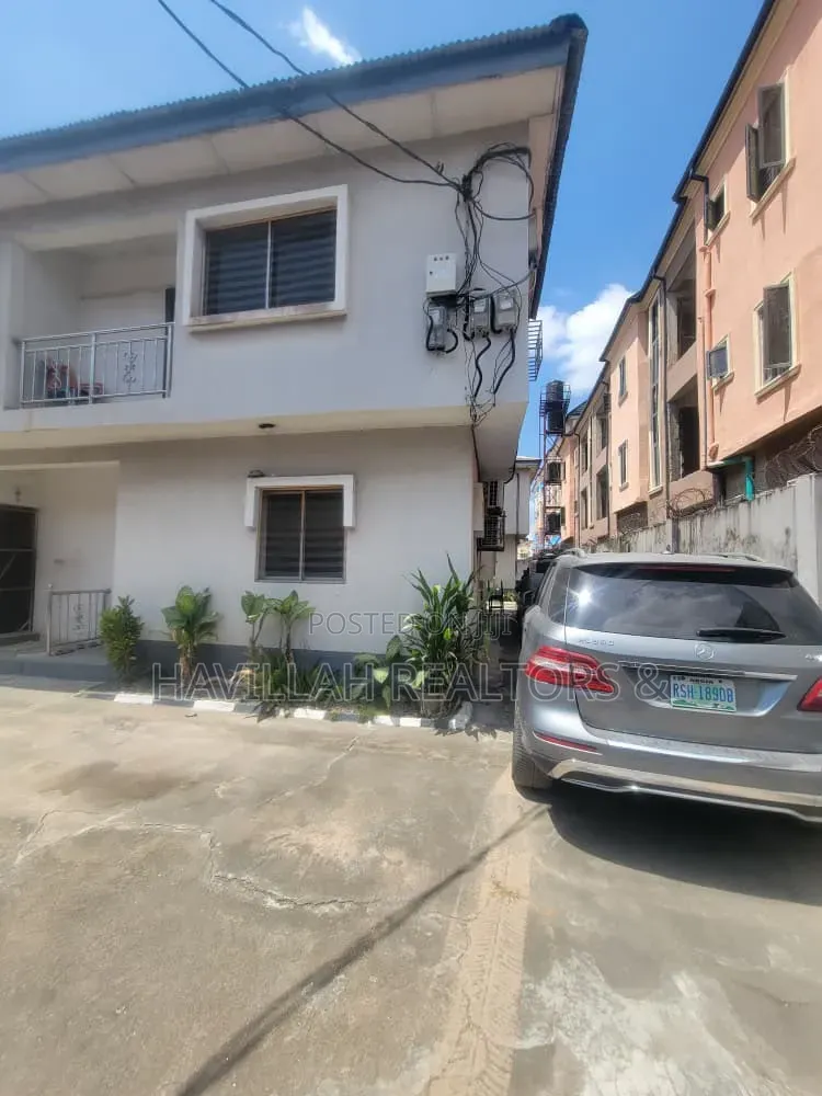 12bdrm Duplex in Okota for sale