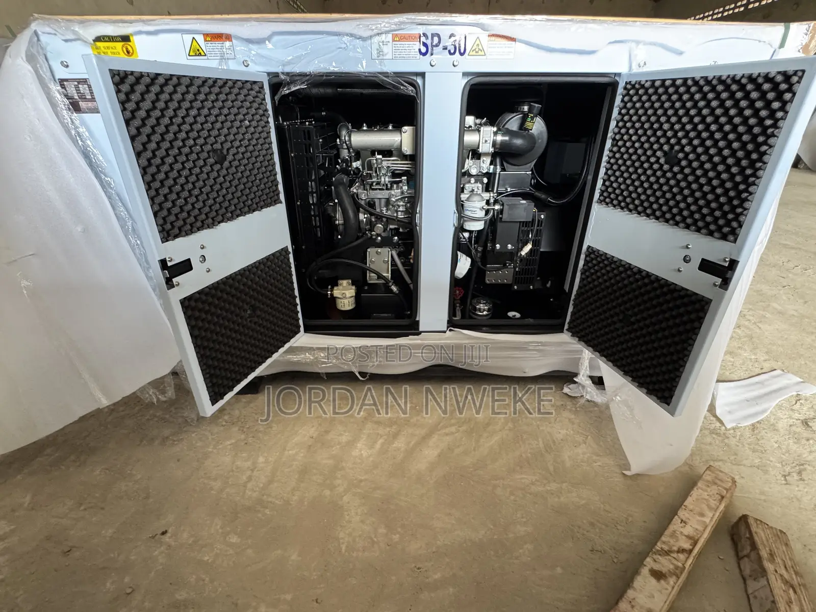 Stamford Alternator {30kva}Perkins Diesel Soundproof Generator