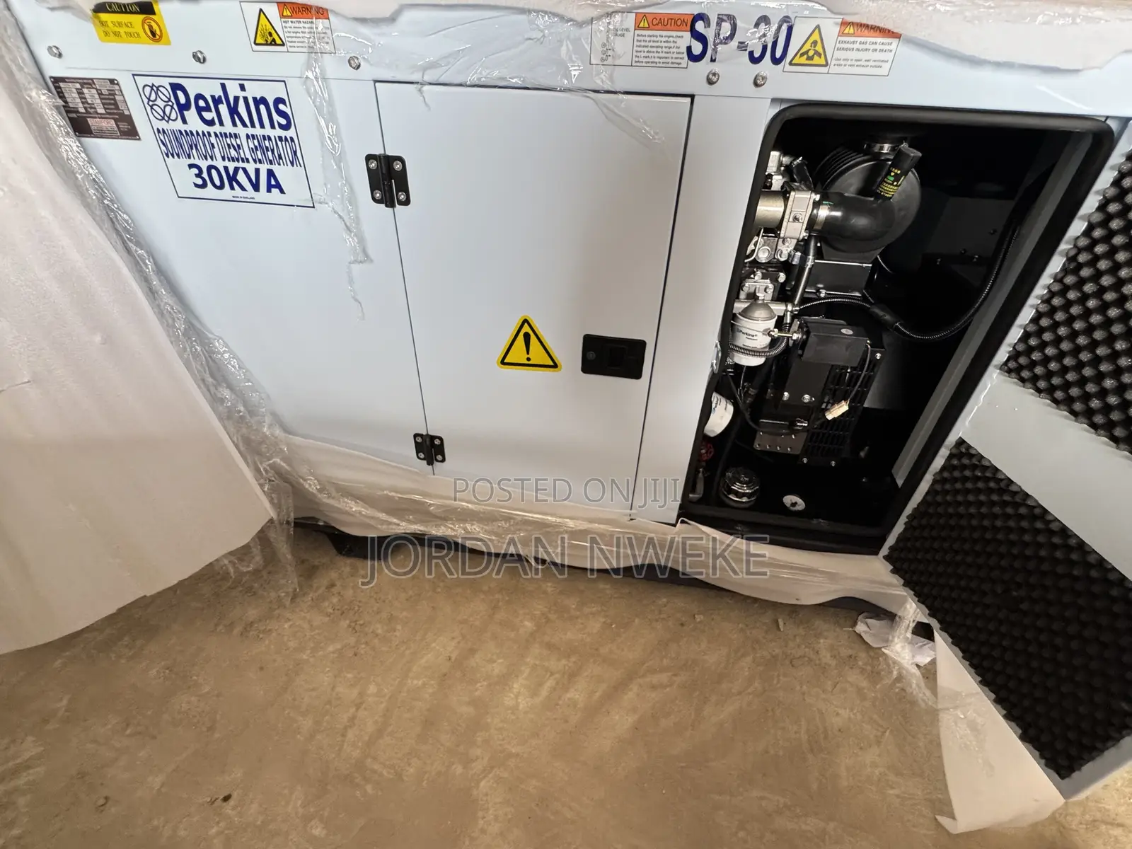 Stamford Alternator {30kva}Perkins Diesel Soundproof Generator
