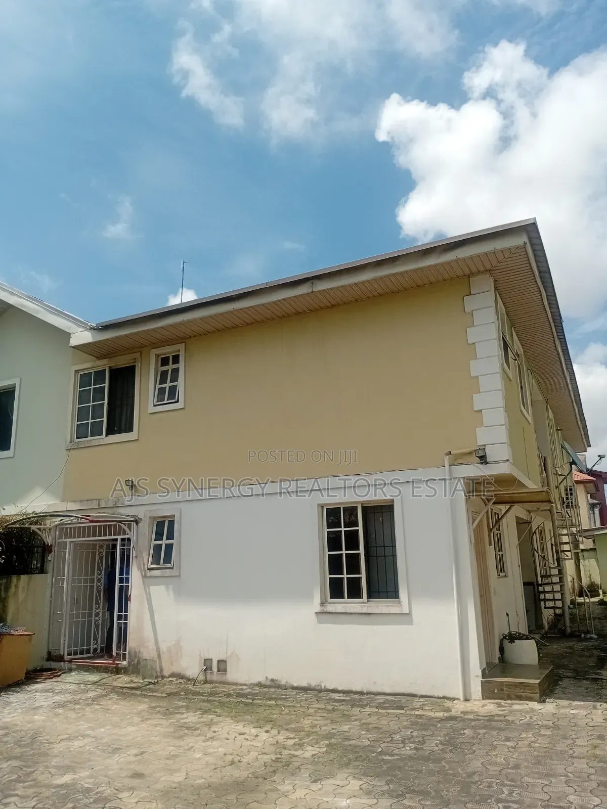 3bdrm Duplex in Lekki Phase 1 for rent