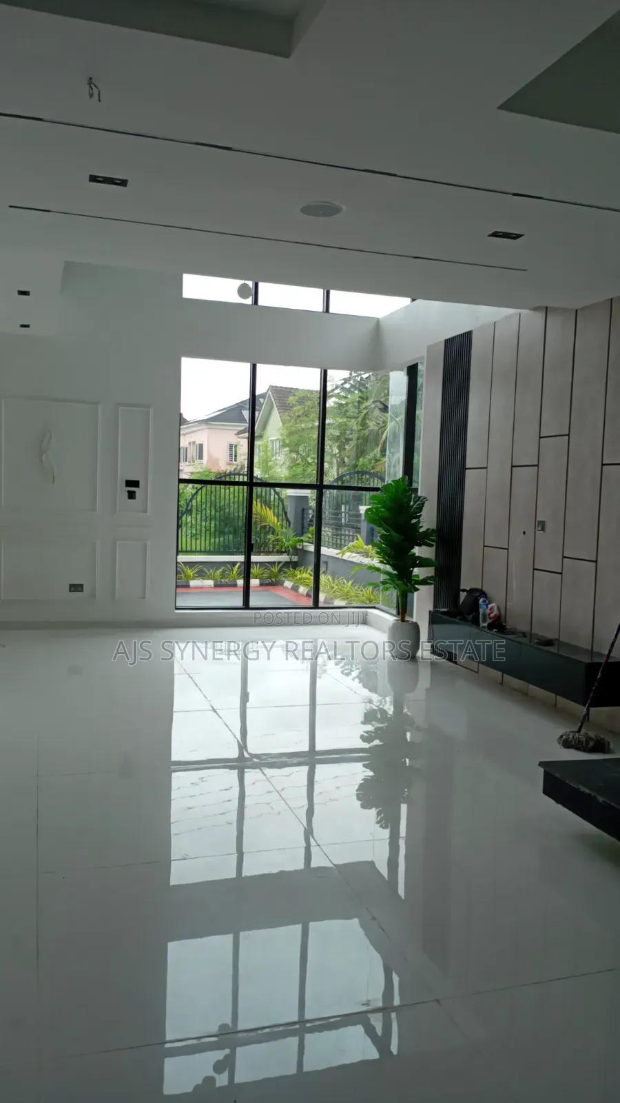 4bdrm Duplex in Sangotedo for sale