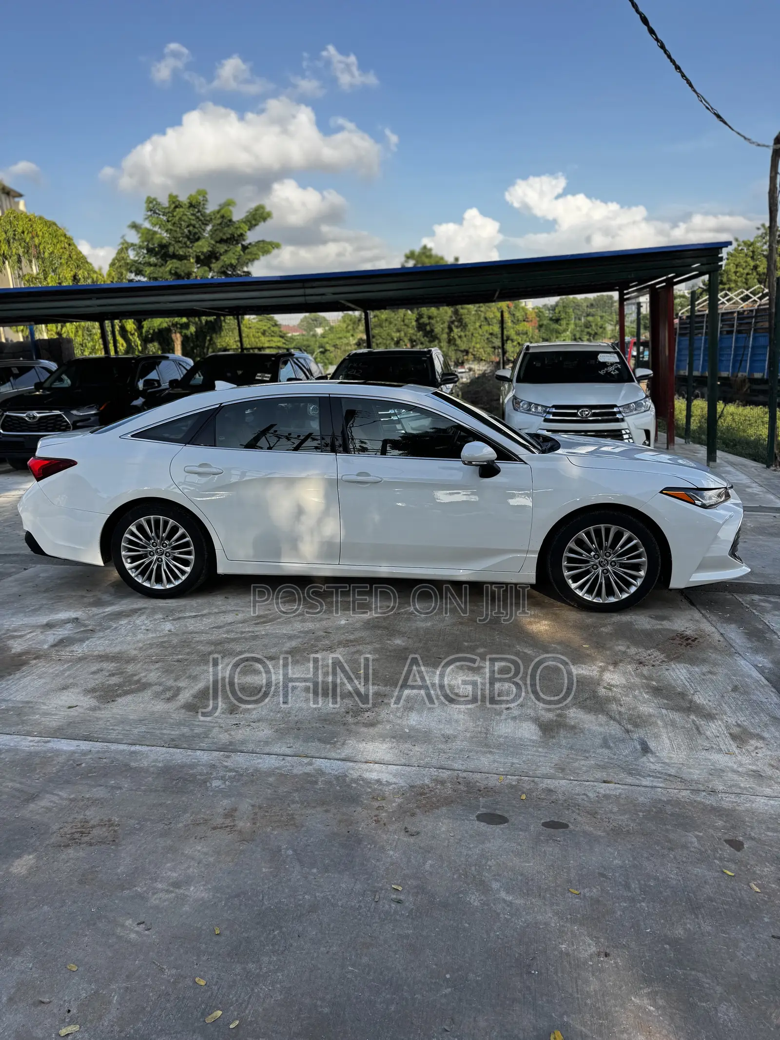 Toyota Avalon XLE 2021 White
