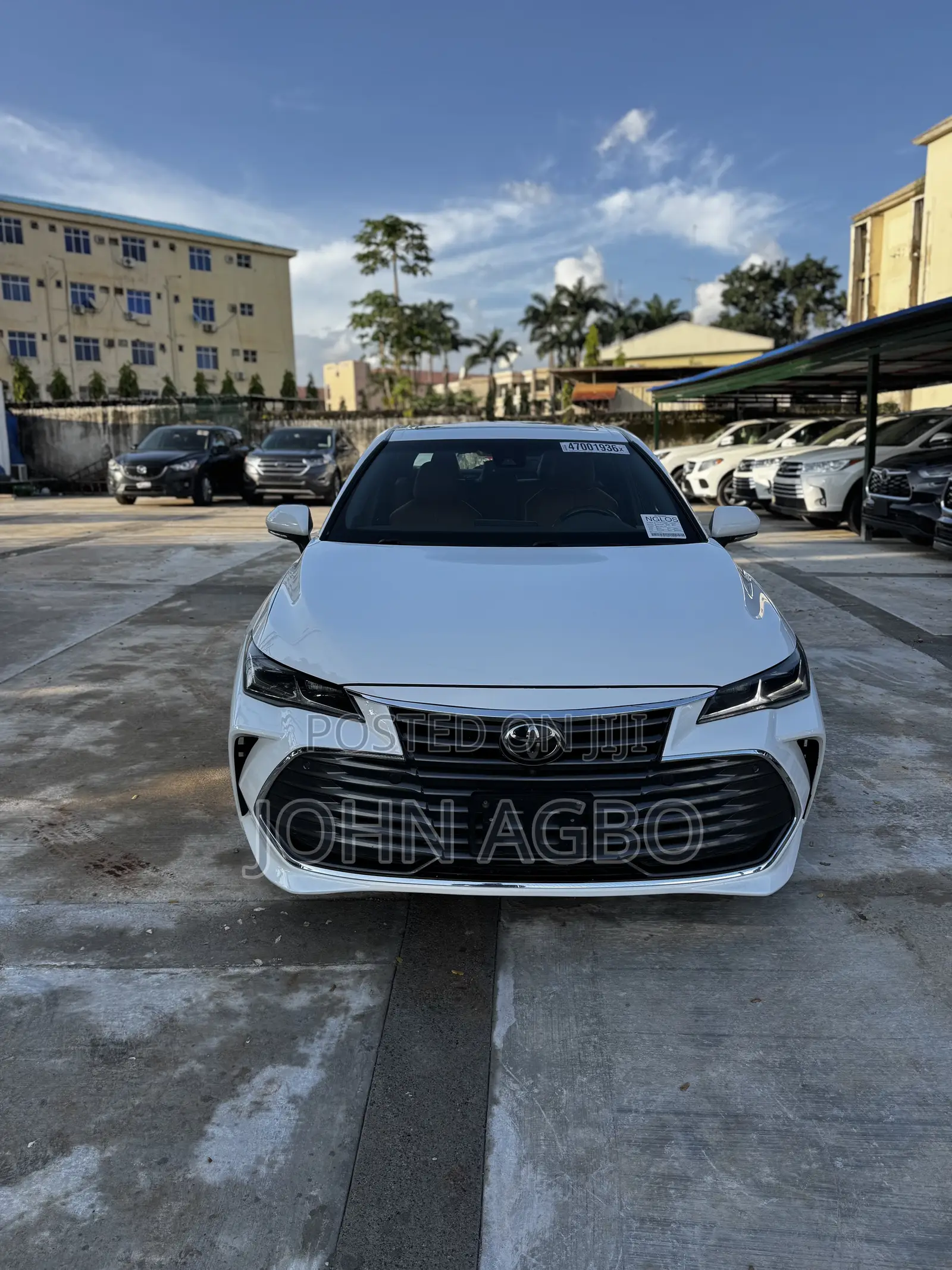Toyota Avalon XLE 2021 White