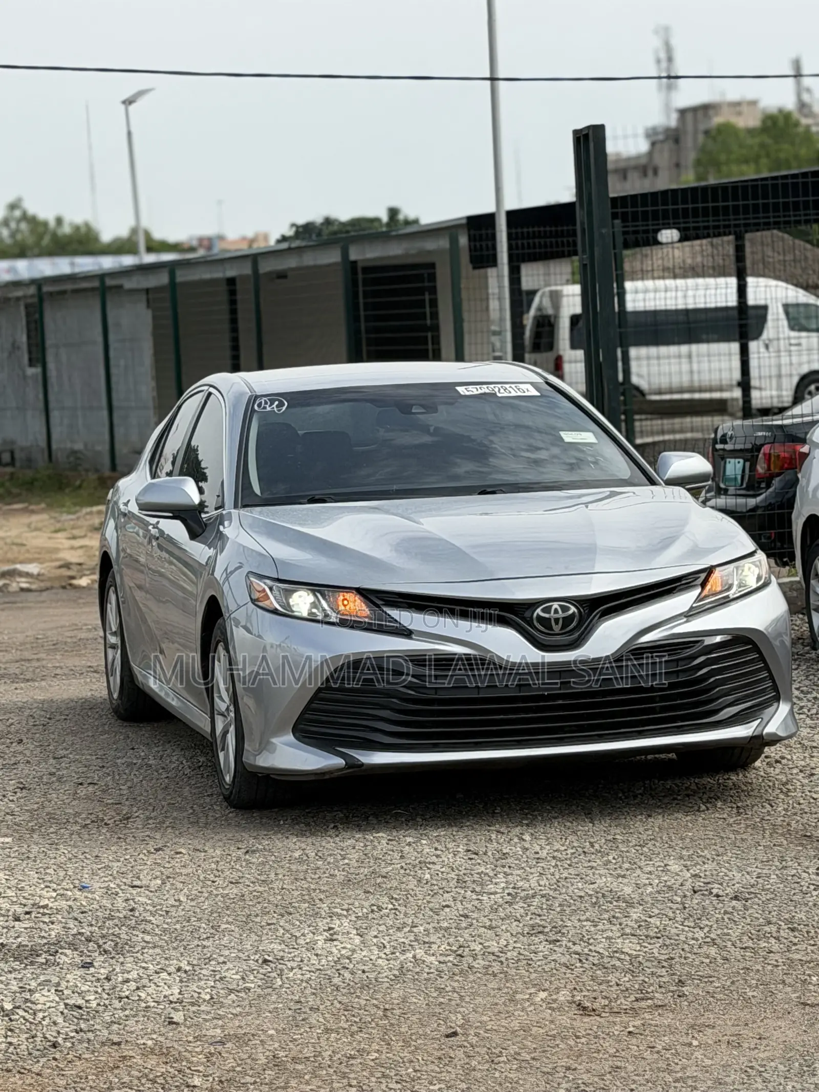 Toyota Camry 2018 Silver