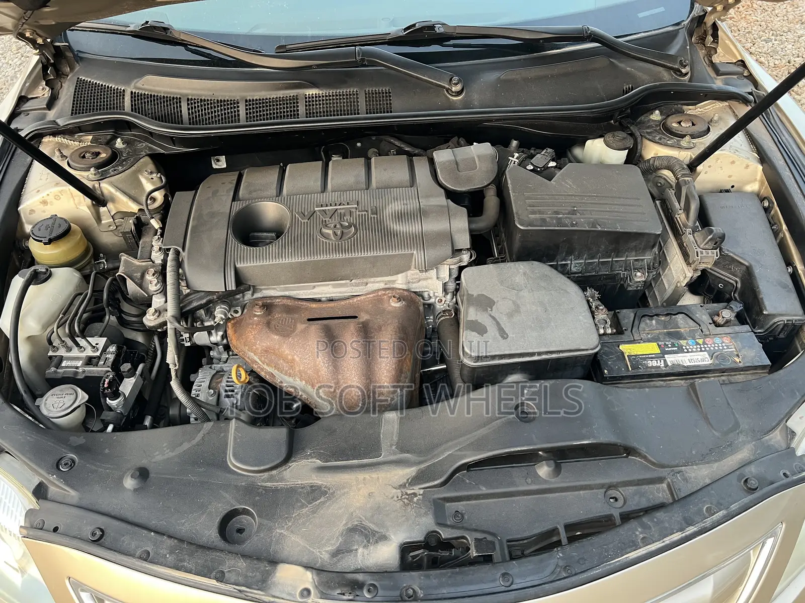 Toyota Camry LE 4dr Sedan (2.5L 4cyl 6A) 2012 Gold