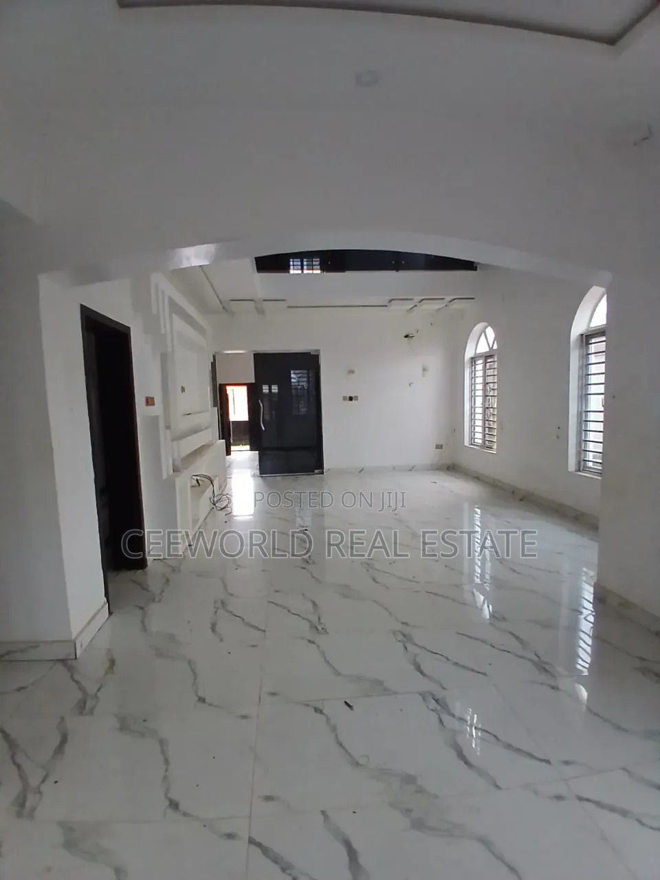 4bdrm Duplex in Main Akala Express for rent