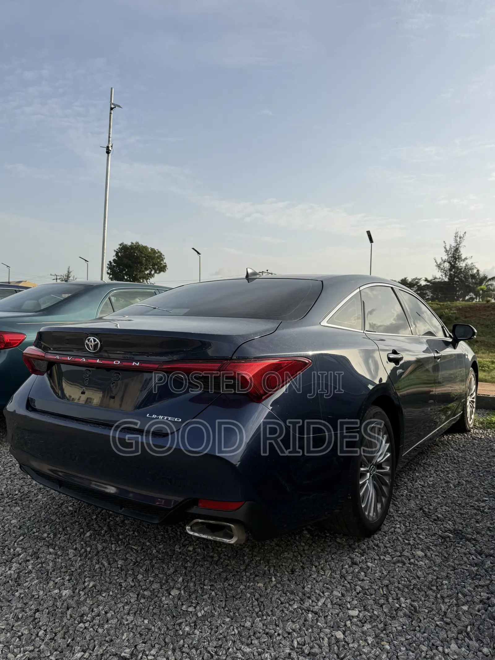 Toyota Avalon Limited 2020 Blue