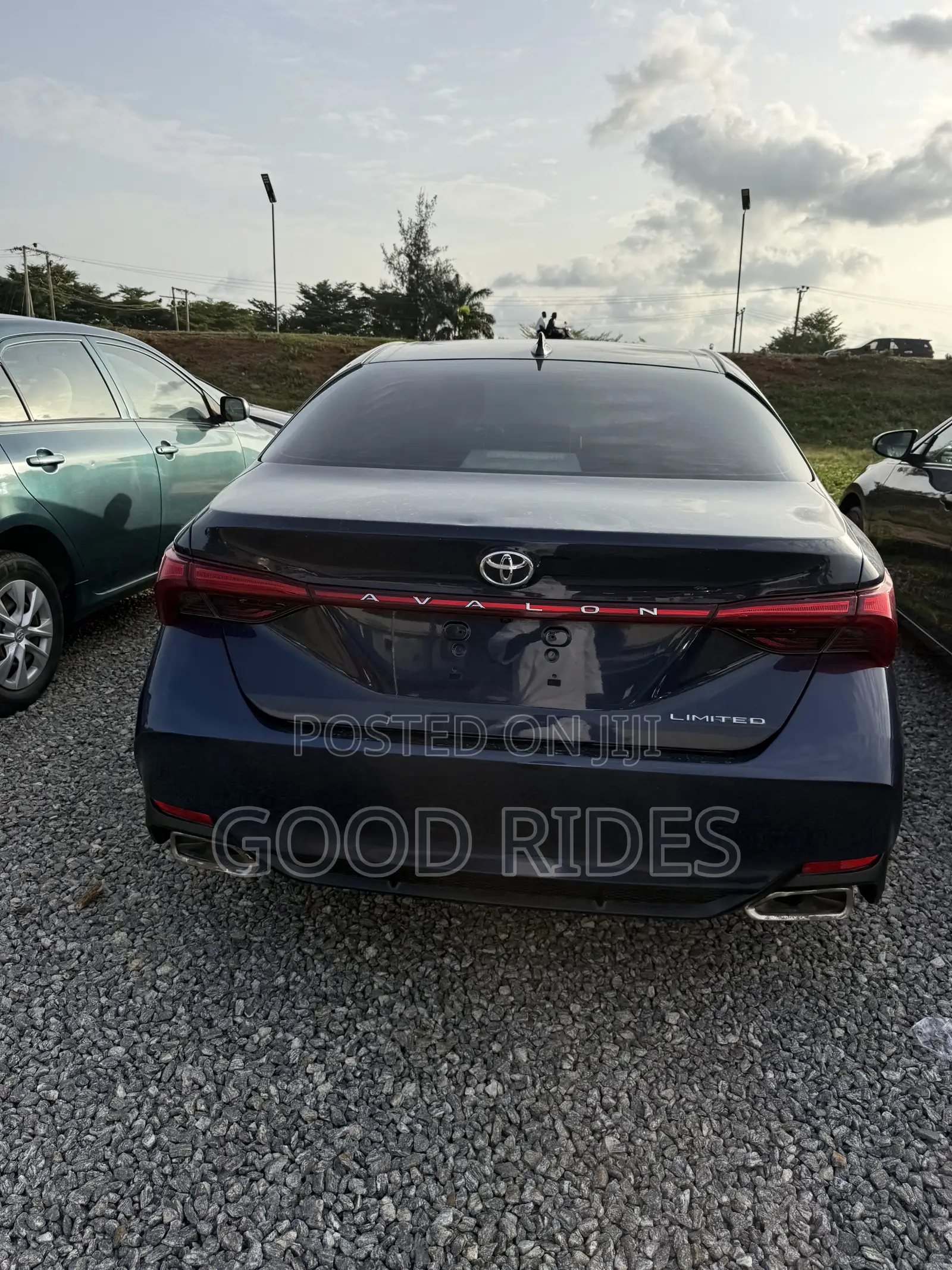 Toyota Avalon Limited 2020 Blue