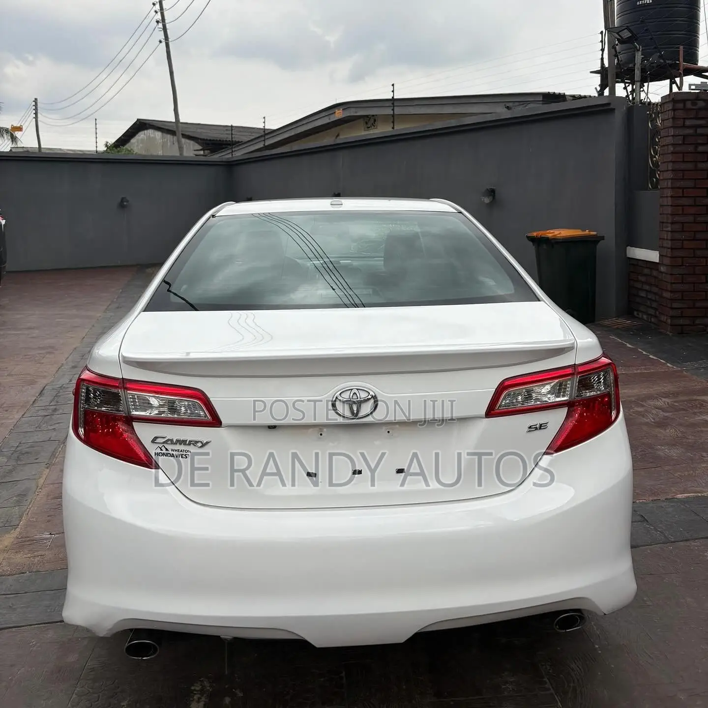 Toyota Camry SE 4dr Sedan w/Prod. End 11/13 (3.5L 6cyl 6A) 2014 White