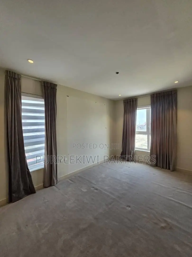 2bdrm Apartment in Bluewater Apartment, Victoria Island Extension