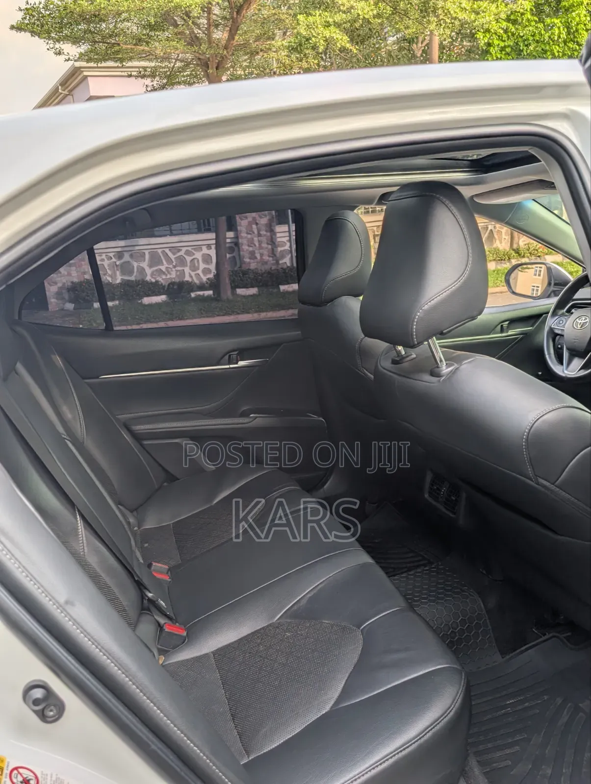 Toyota Camry XSE FWD (2.5L 4cyl 8AM) 2018 White