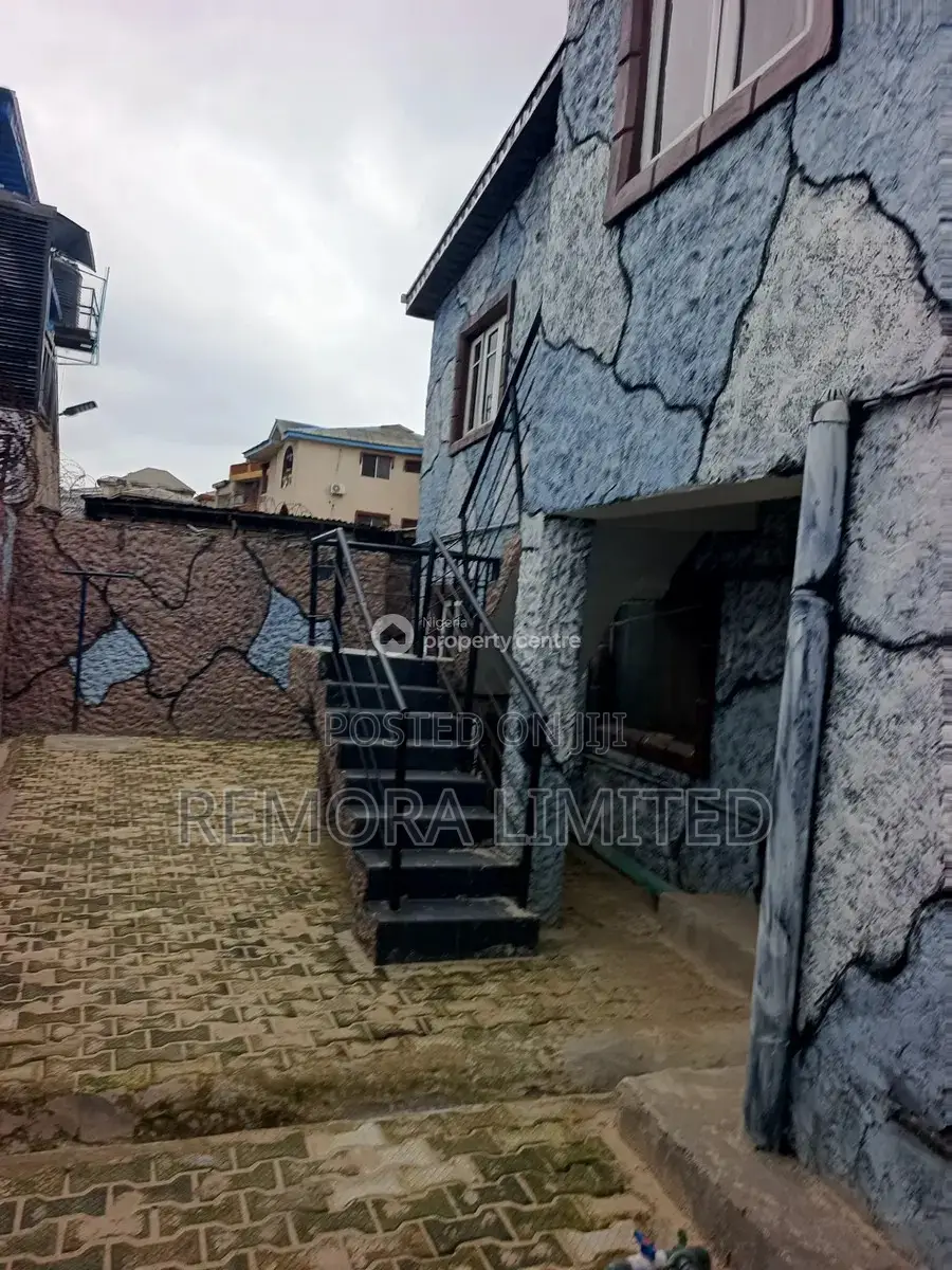 3bdrm Block of Flats in Omole Phase 1 for sale