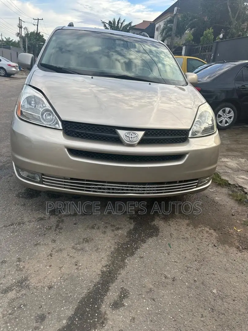 Toyota Sienna 2005 Gold