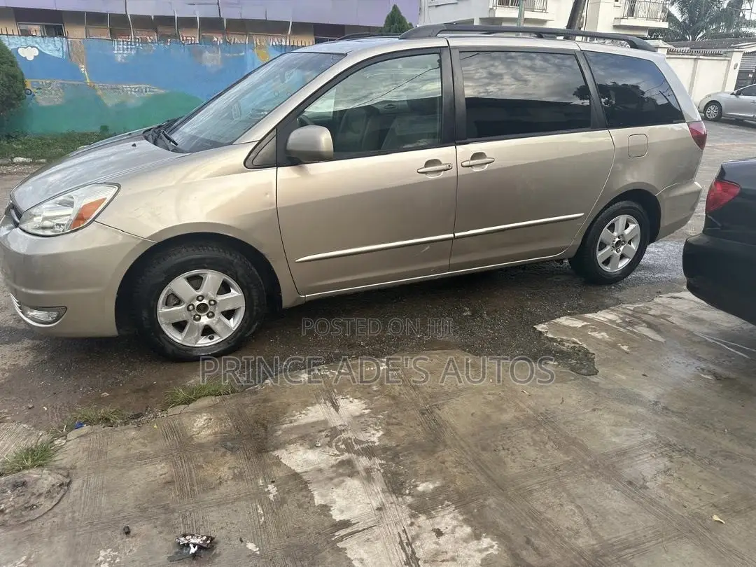 Toyota Sienna 2005 Gold