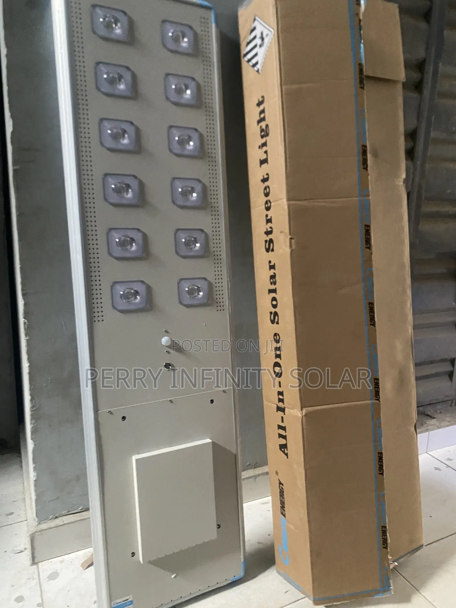 Cworthy C2 100W All-in-One Solar Street Light – Brand New
