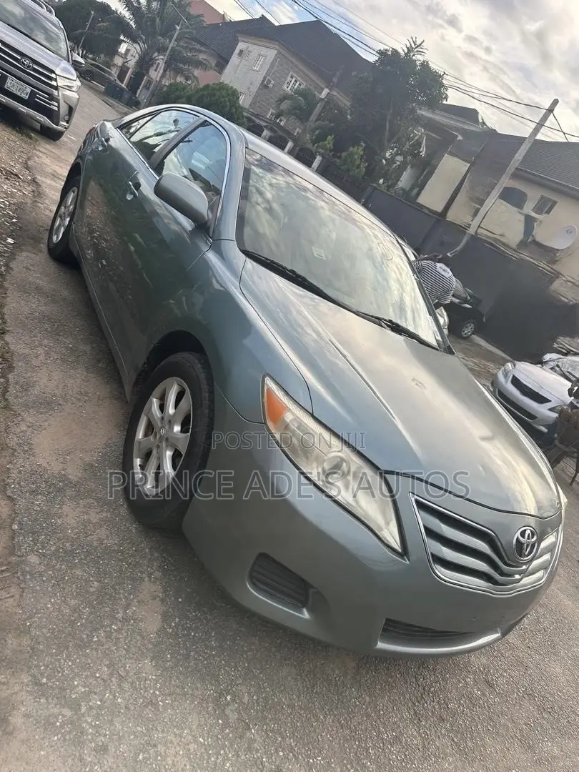 Toyota Camry 2010 Green