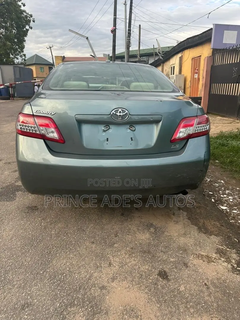 Toyota Camry 2010 Green