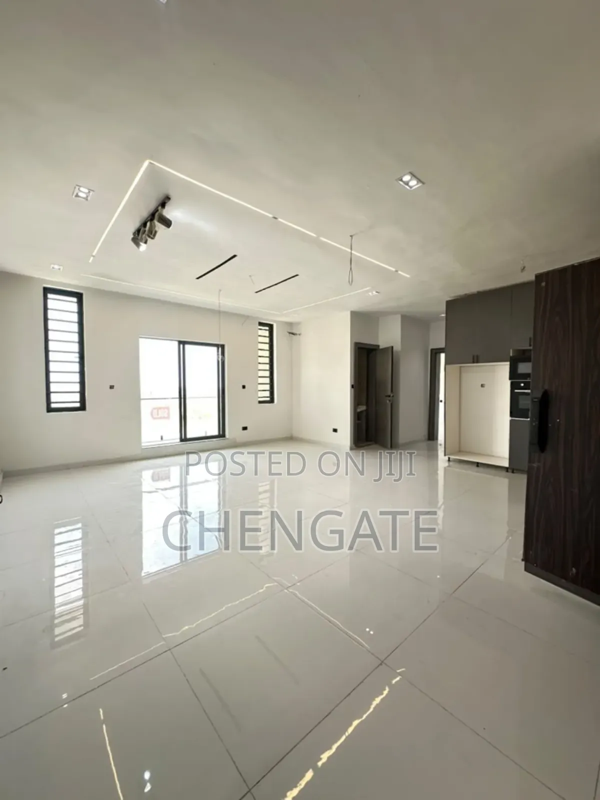 3bdrm Penthouse in Ikate for sale
