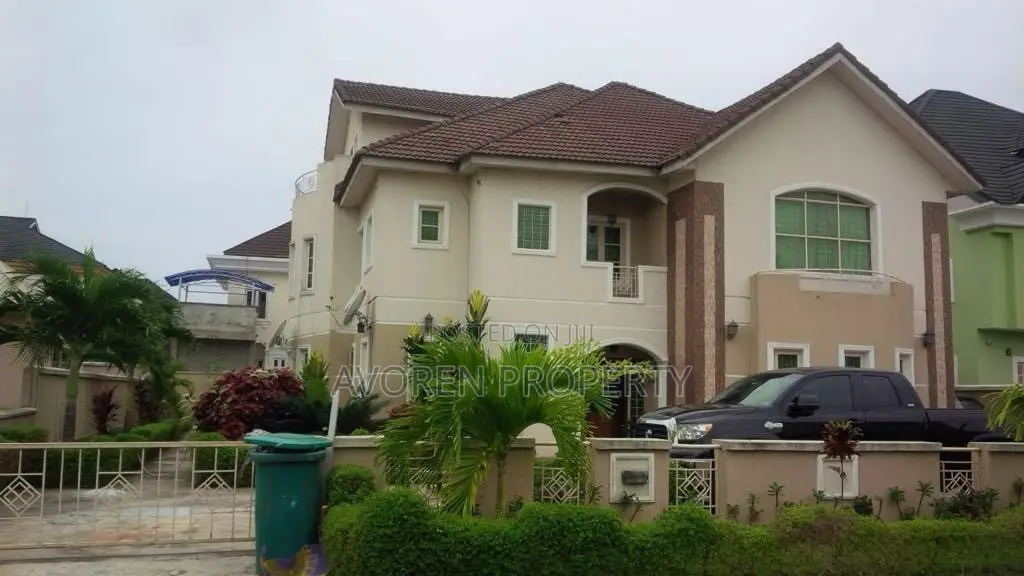 Furnished 5bdrm Apartment in Carlton Gate Estate, Chevron for sale