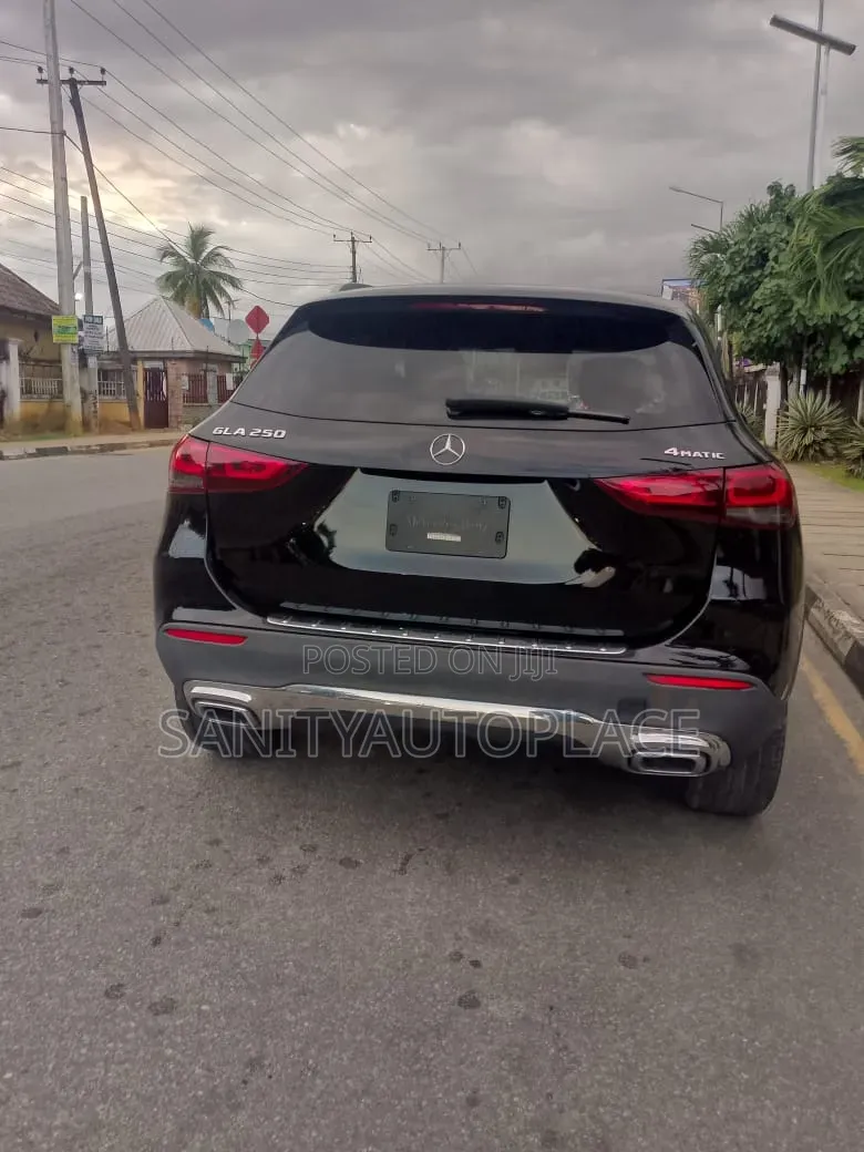 Mercedes-Benz GLA 250 2021 Black