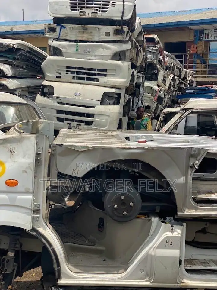 Mitsubishi Fuso Canter 2009 White