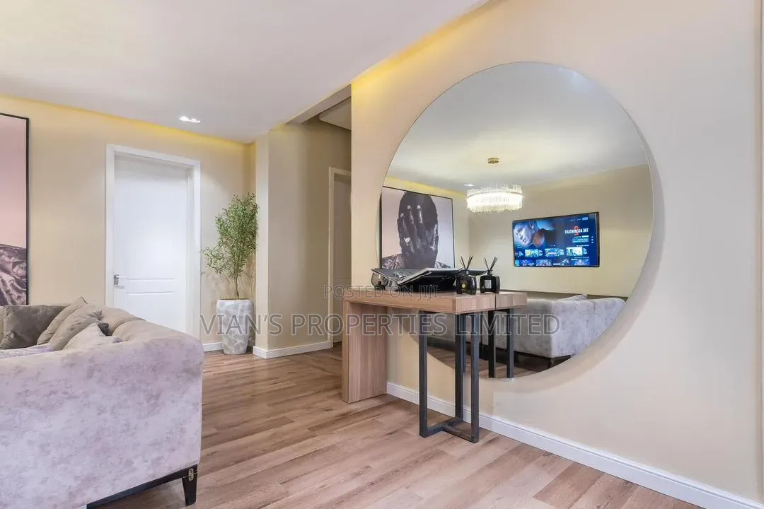 Cozy 2/3 Bedroom Apartment With Swimming Pool