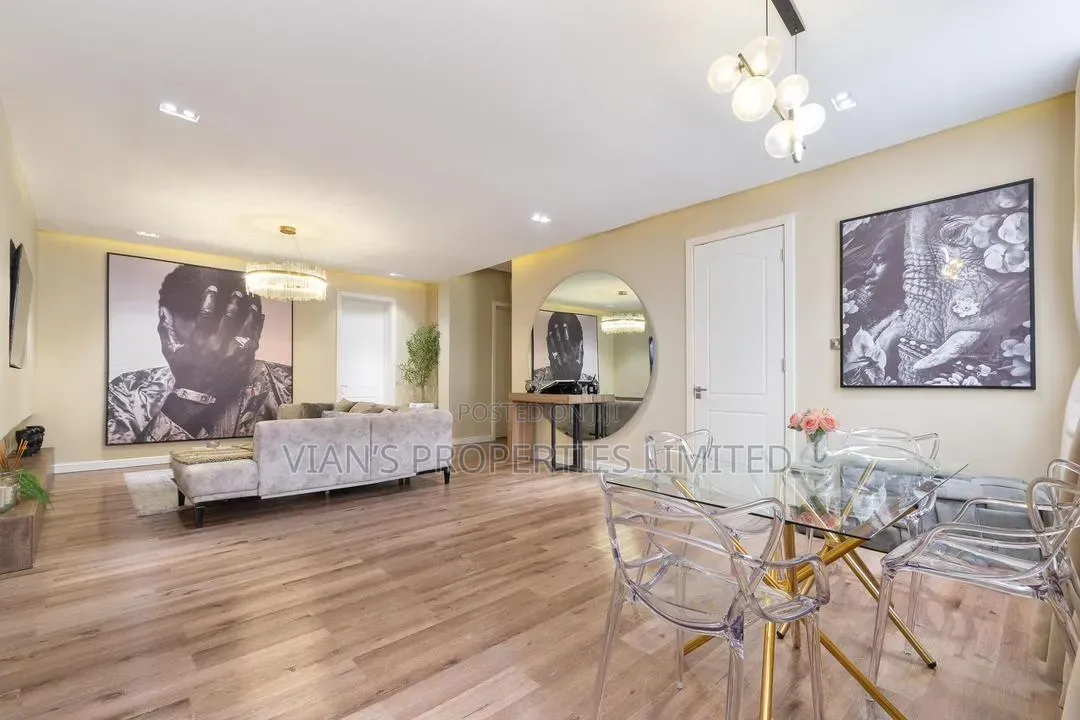 Cozy 2/3 Bedroom Apartment With Swimming Pool