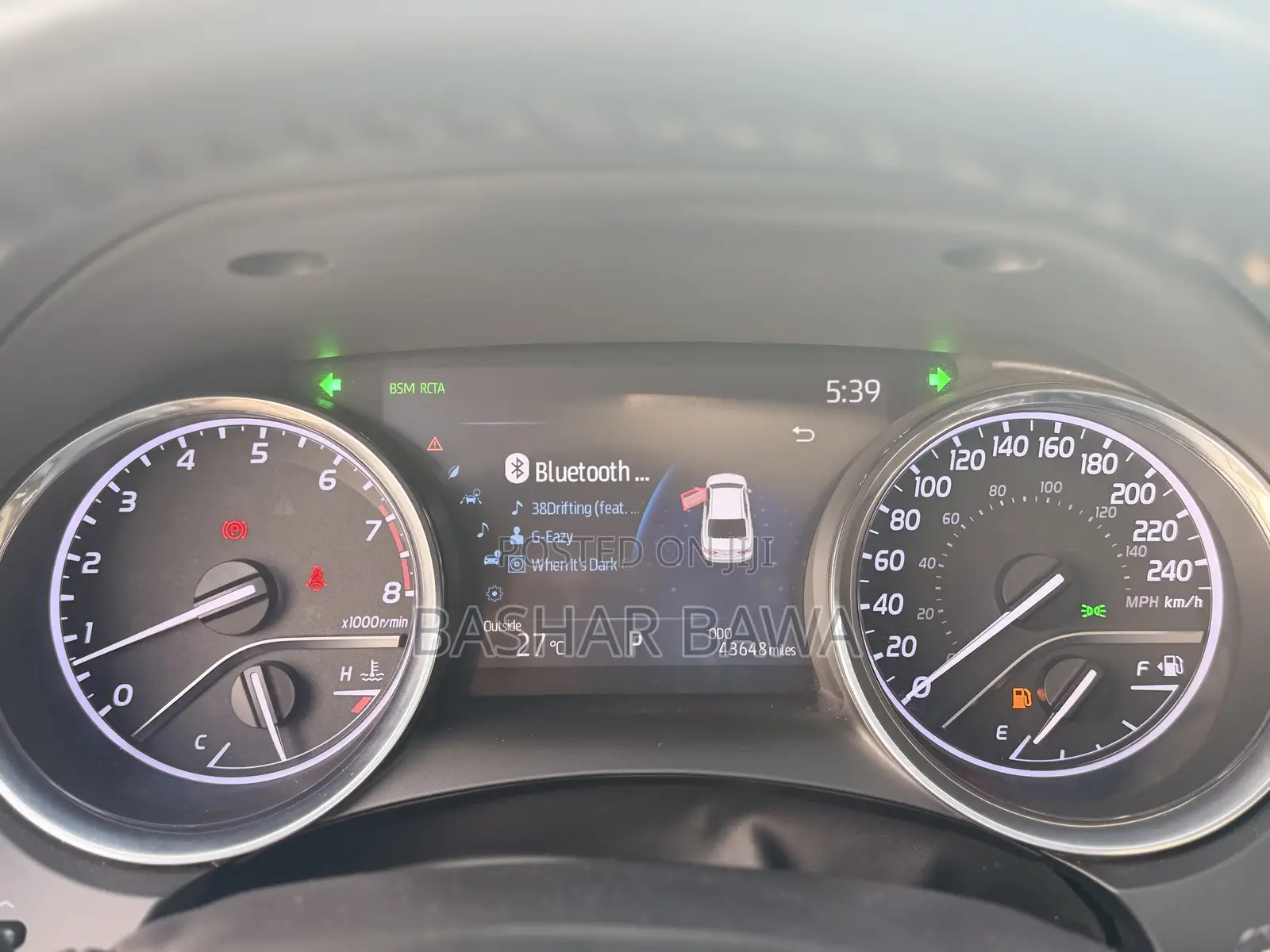 Toyota Camry XLE (2.5L 4cyl 8A) 2019 White