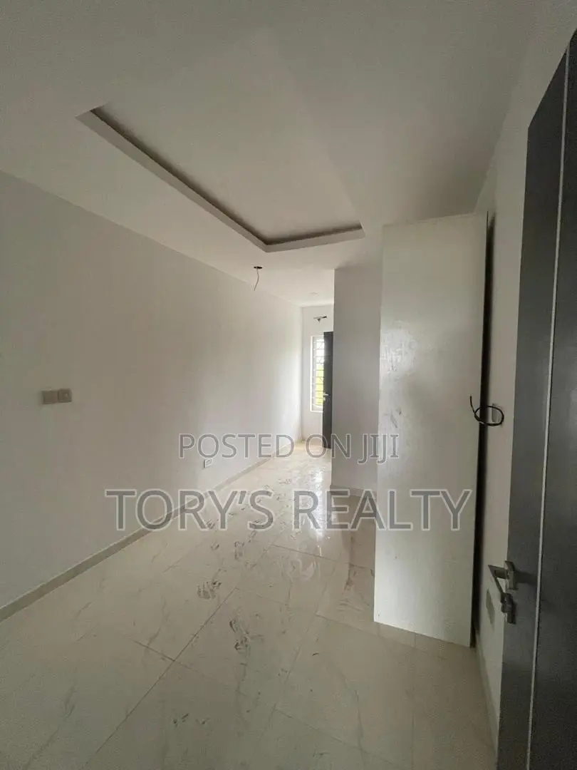 4bdrm Duplex in Lekki Phase 2 for rent