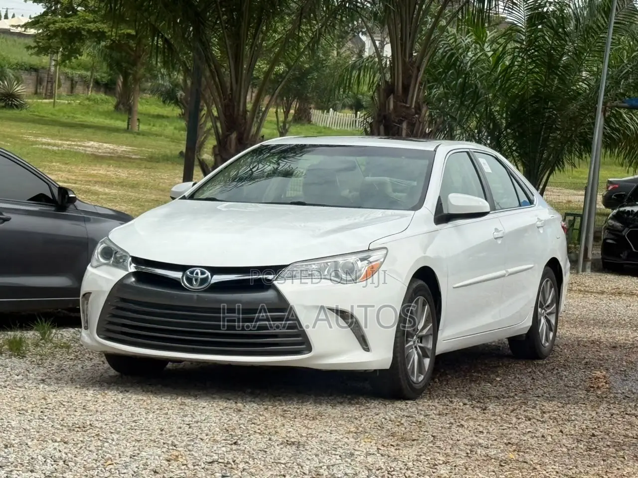 Toyota Camry XLE 4dr Sedan (2.5L 4cyl 6A) 2016 White