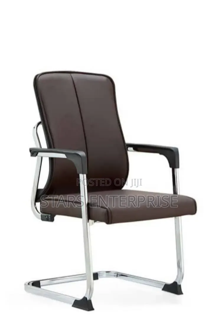 Exquisite Visitors Chair / Office Chair