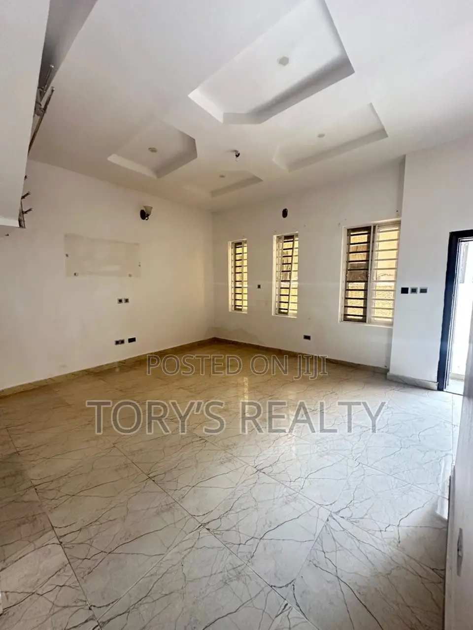 4bdrm Duplex in Lekki Phase 2 for sale