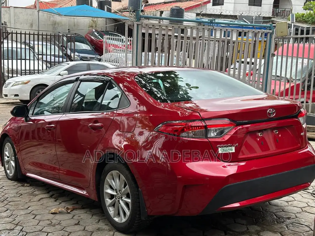 Toyota Corolla LE 2021 Red