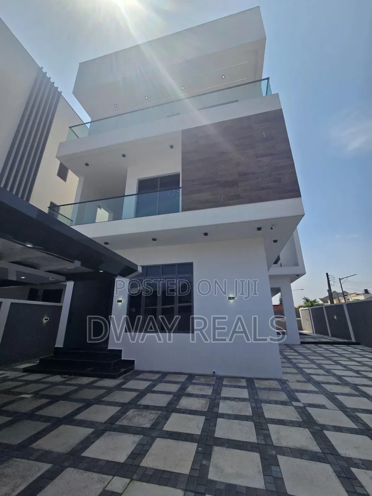 5bdrm Duplex in Lekki Phase 1 for sale