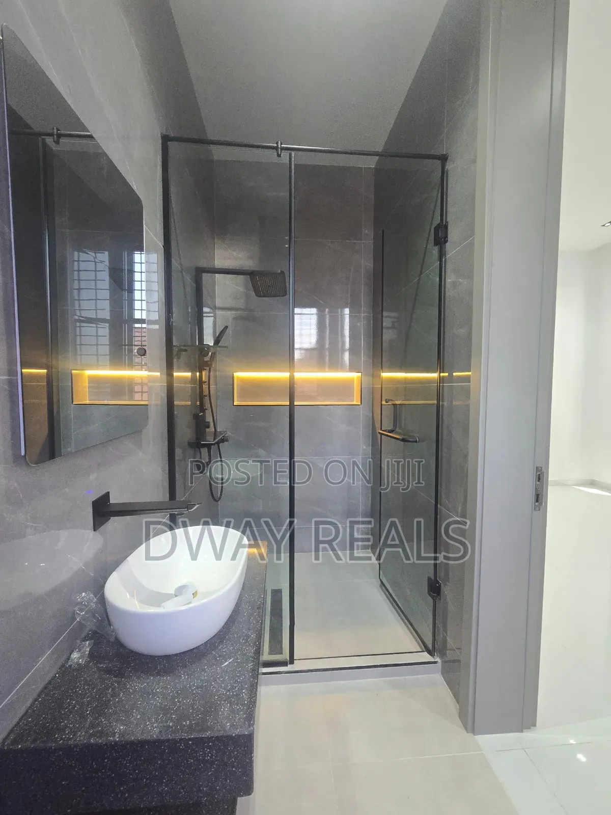 5bdrm Duplex in Lekki Phase 1 for sale