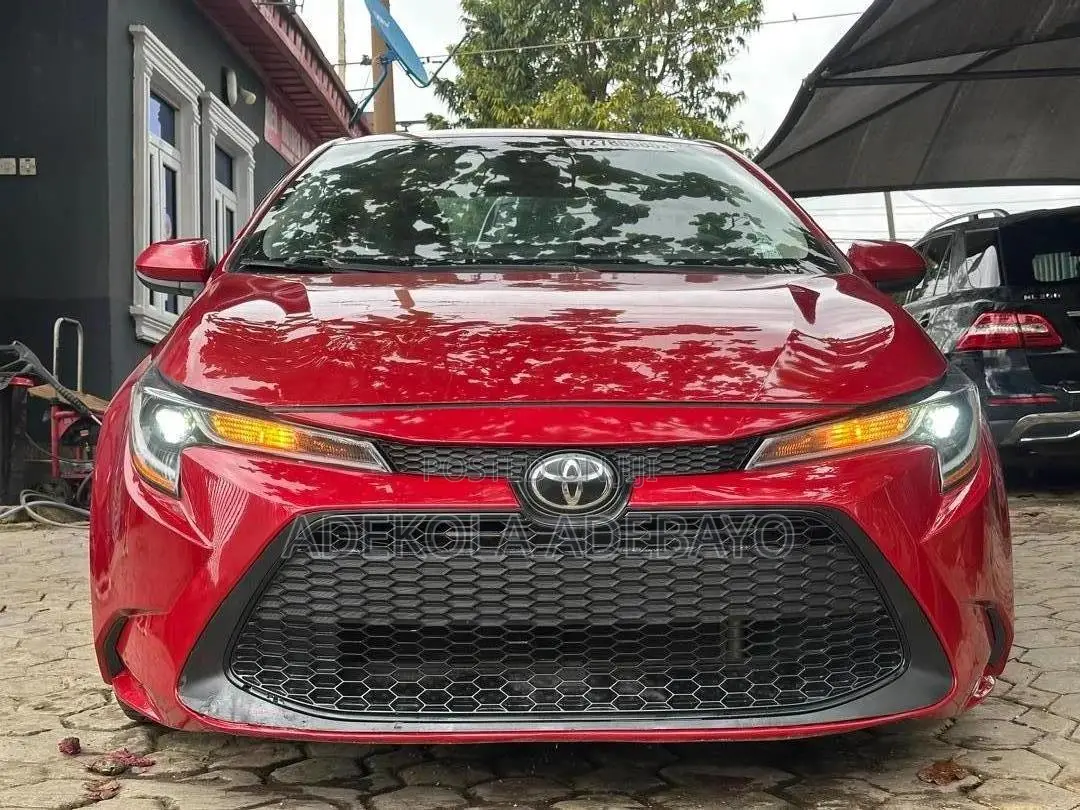 Toyota Corolla LE 2021 Red