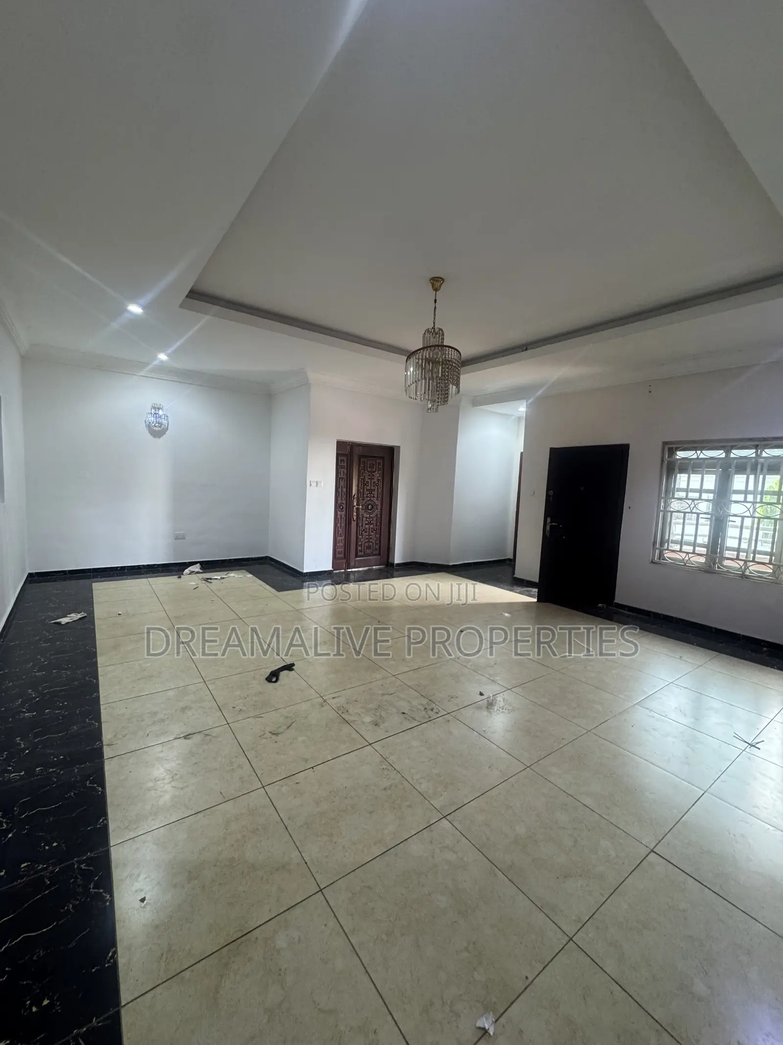 3bdrm Apartment in Wuse 2 for rent