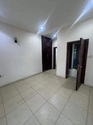 3bdrm Apartment in Wuse 2 for rent