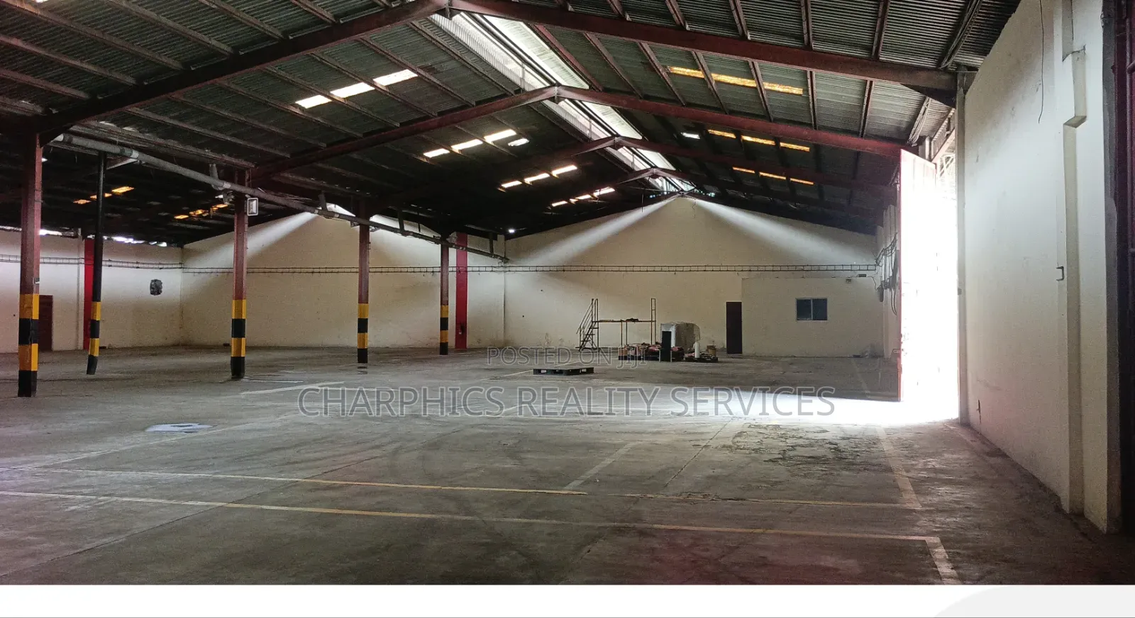 5400sqm Warehouse by Tradefair, Ojo