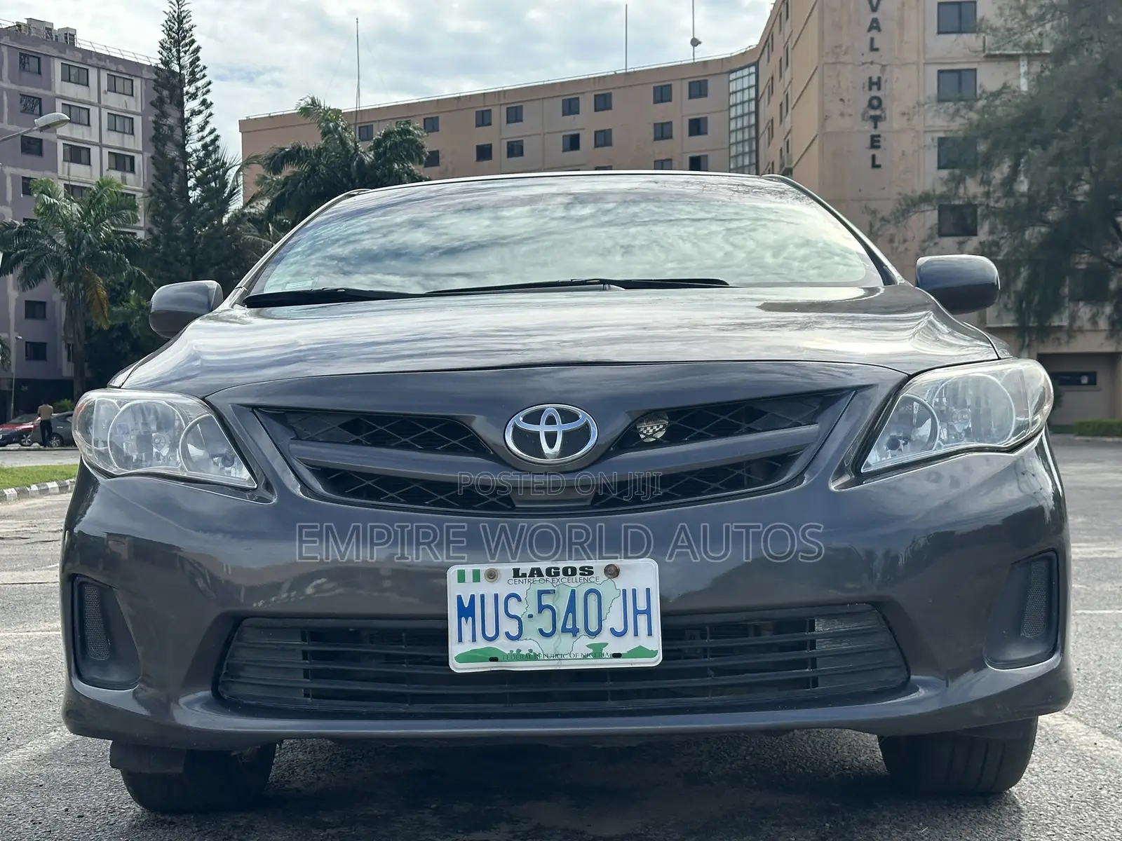 Toyota Corolla LE Special Edition 4dr Sedan (1.8L 4cyl 4A) 2013 Gray
