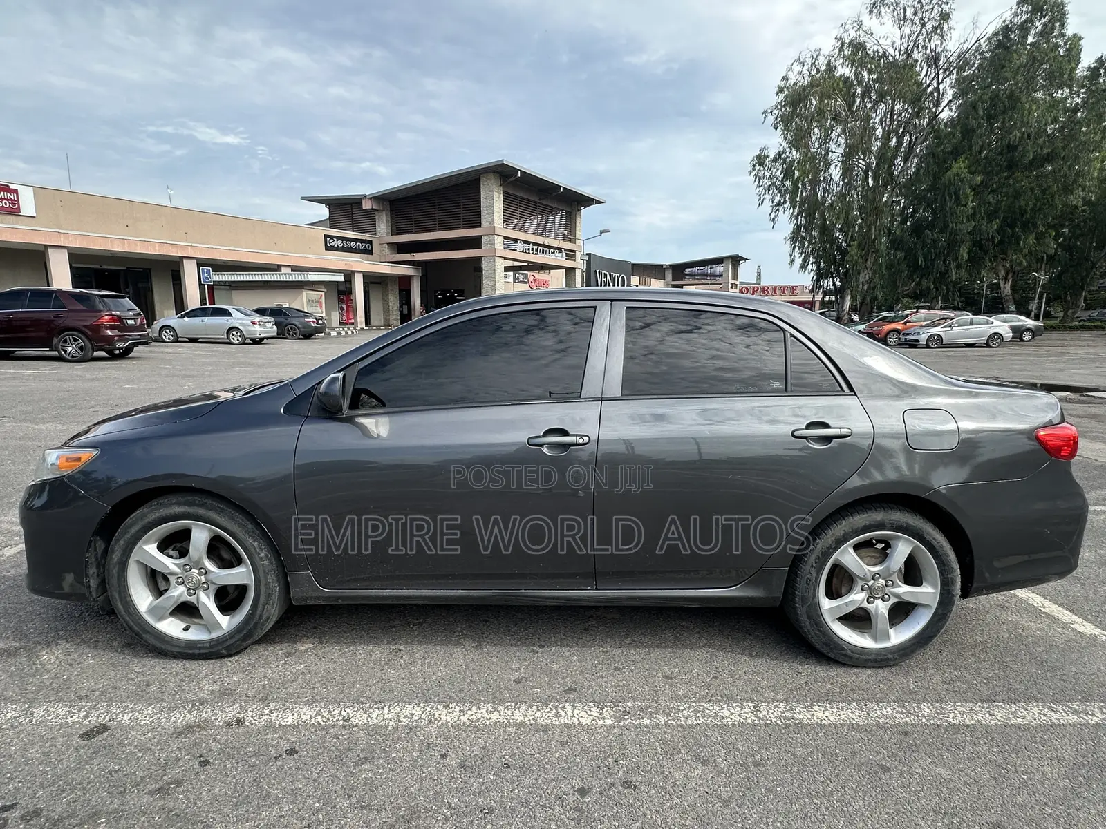 Toyota Corolla LE Special Edition 4dr Sedan (1.8L 4cyl 4A) 2013 Gray