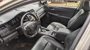 Toyota Camry XLE 4dr Sedan (2.5L 4cyl 6A) 2015 Gold