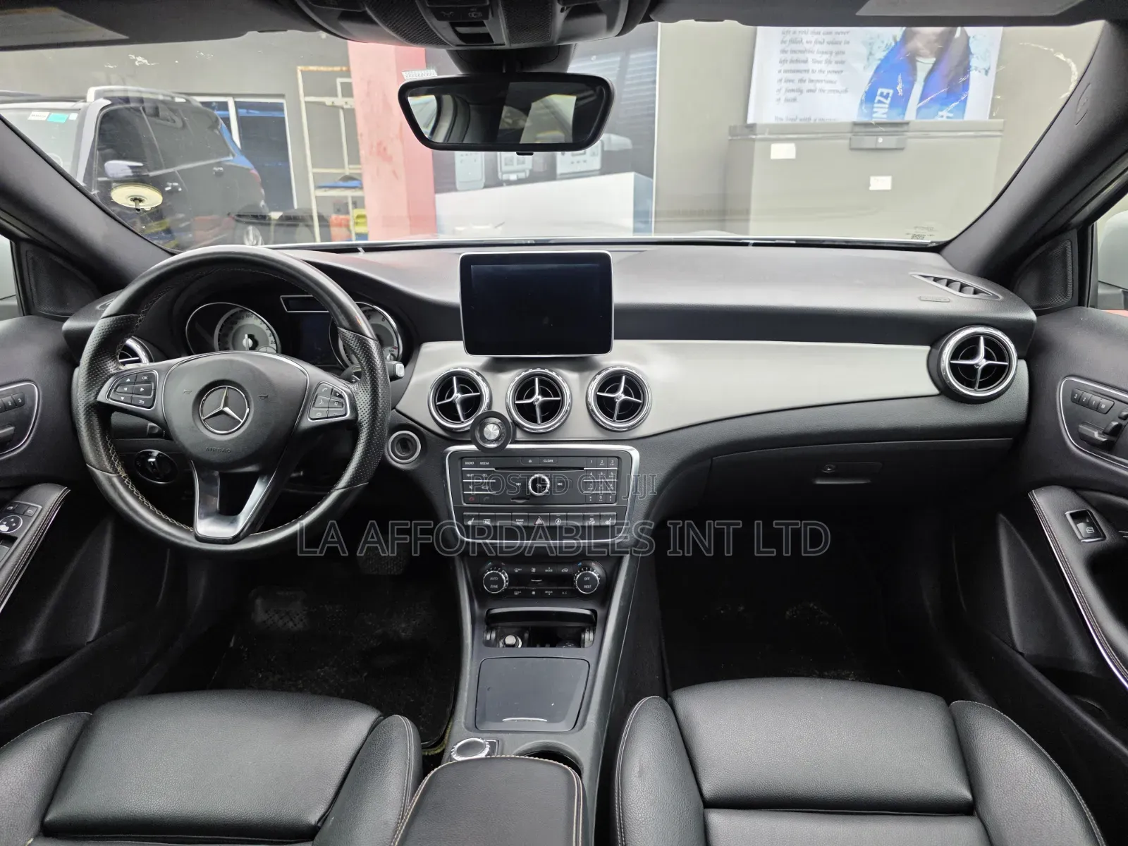 Mercedes-Benz GLA 250 2016 Silver